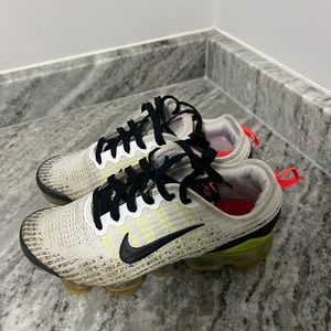 Nike Air Vapormax Flyknit 3 Sneakers - Youth's Size 5